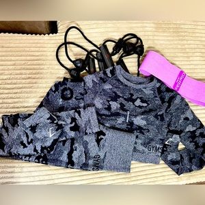 GYMSHARK ACTIVE WEAR